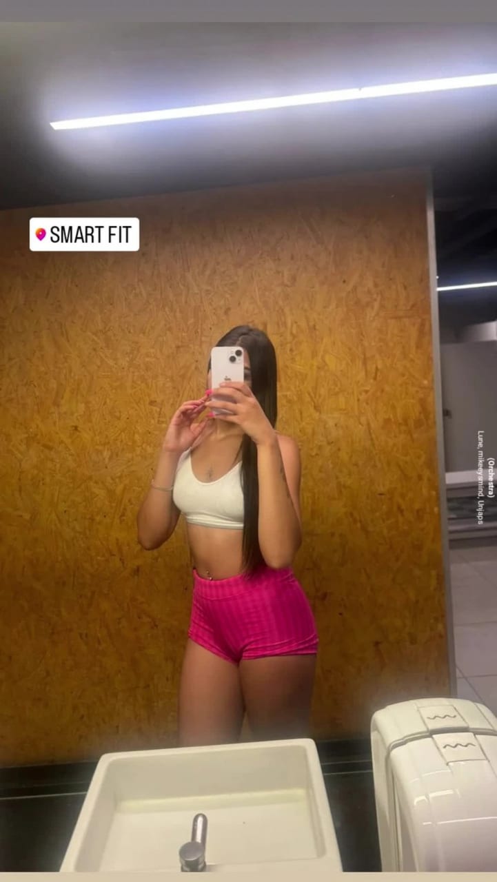 Magrinha desengonçada mas é gostosinha