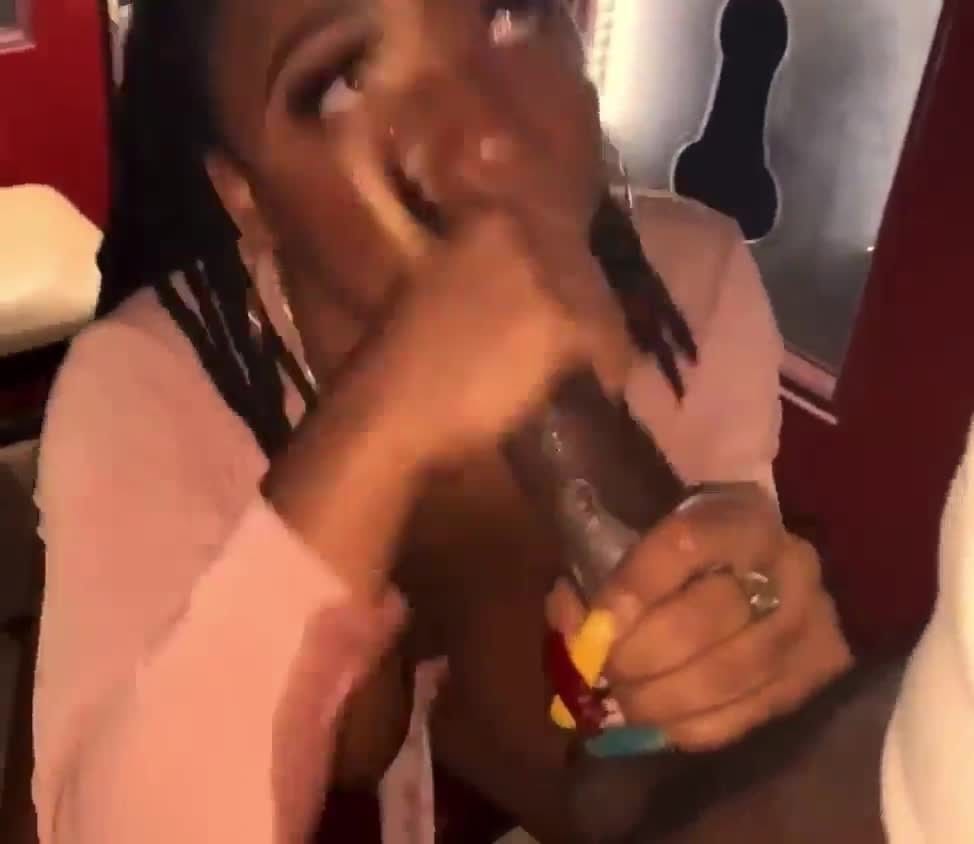 BBC ENJOYS MILF'S WET MOUTH